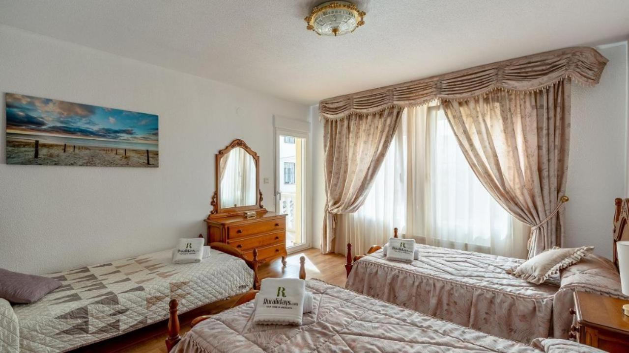 Villa De La Acacia Gojar المظهر الخارجي الصورة